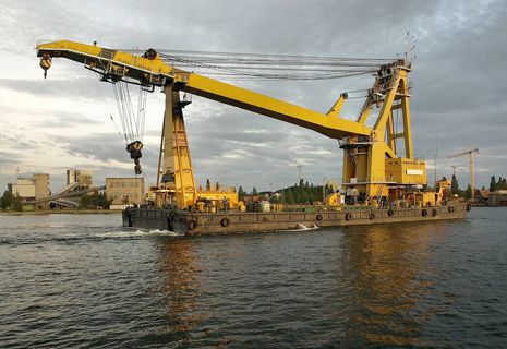 Mobile ship crane